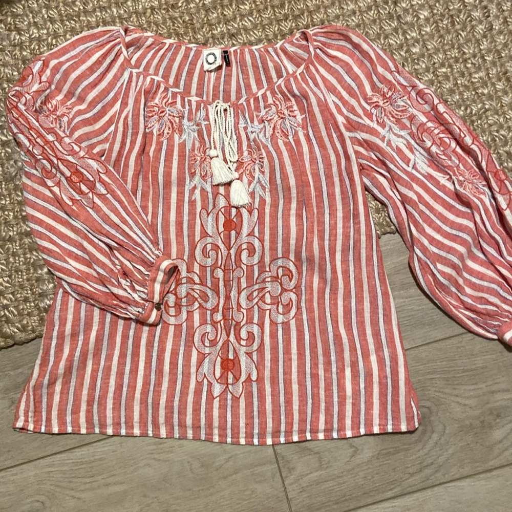 Anthro top with embroidrie